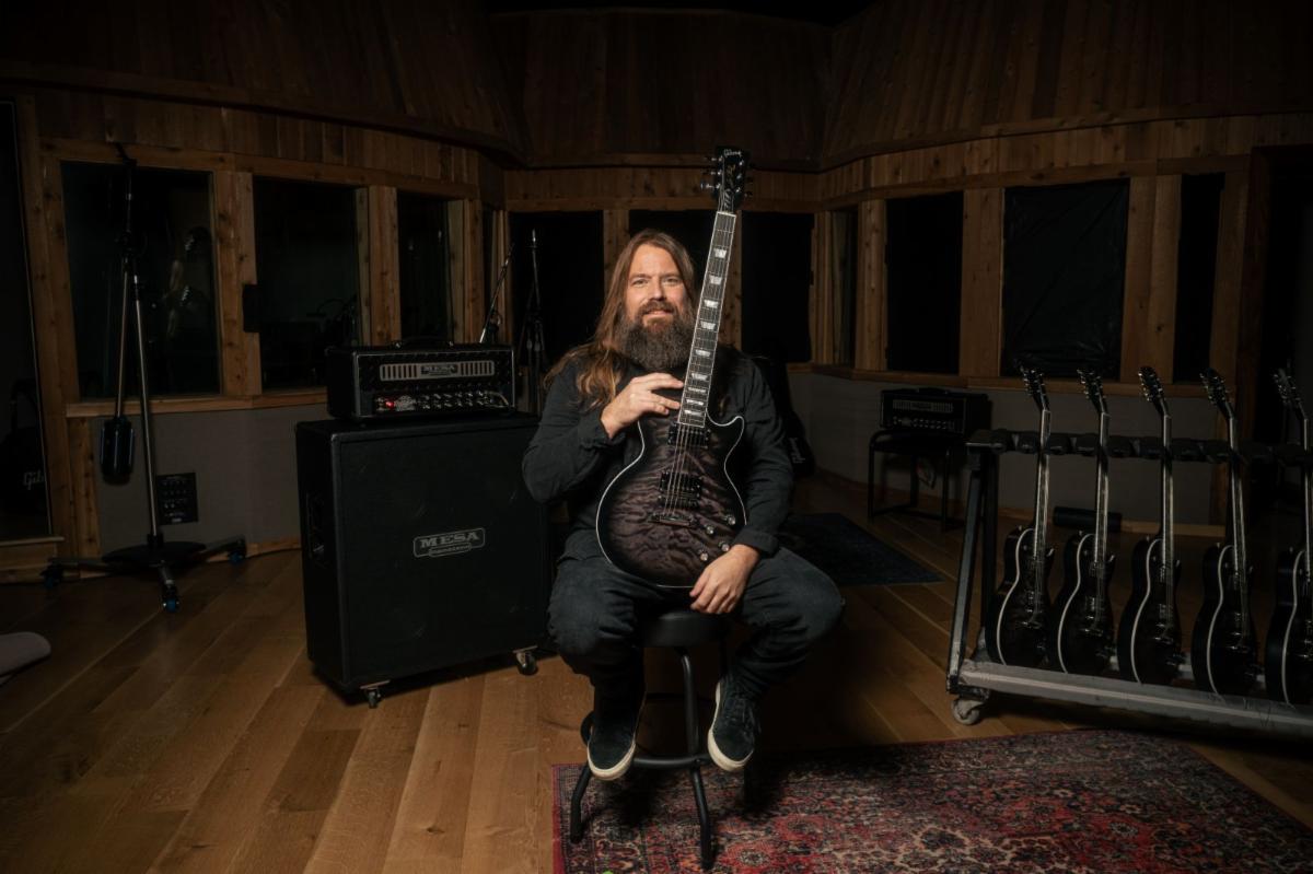 GIBSON AND MARK MORTON UNVEIL SIGNATURE LES PAUL MODERN QUILT