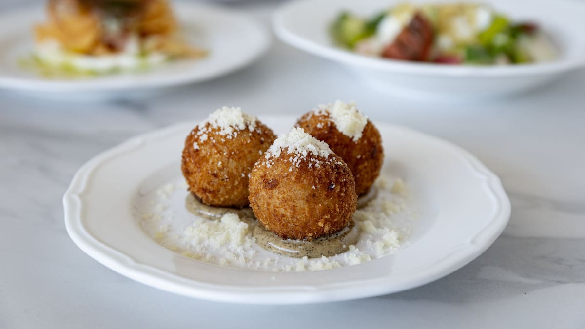 Jesse Mulligan: Northcote Point’s New Italian Restaurant Sfera Is Casual, Buzzy & Deliciously Good Value