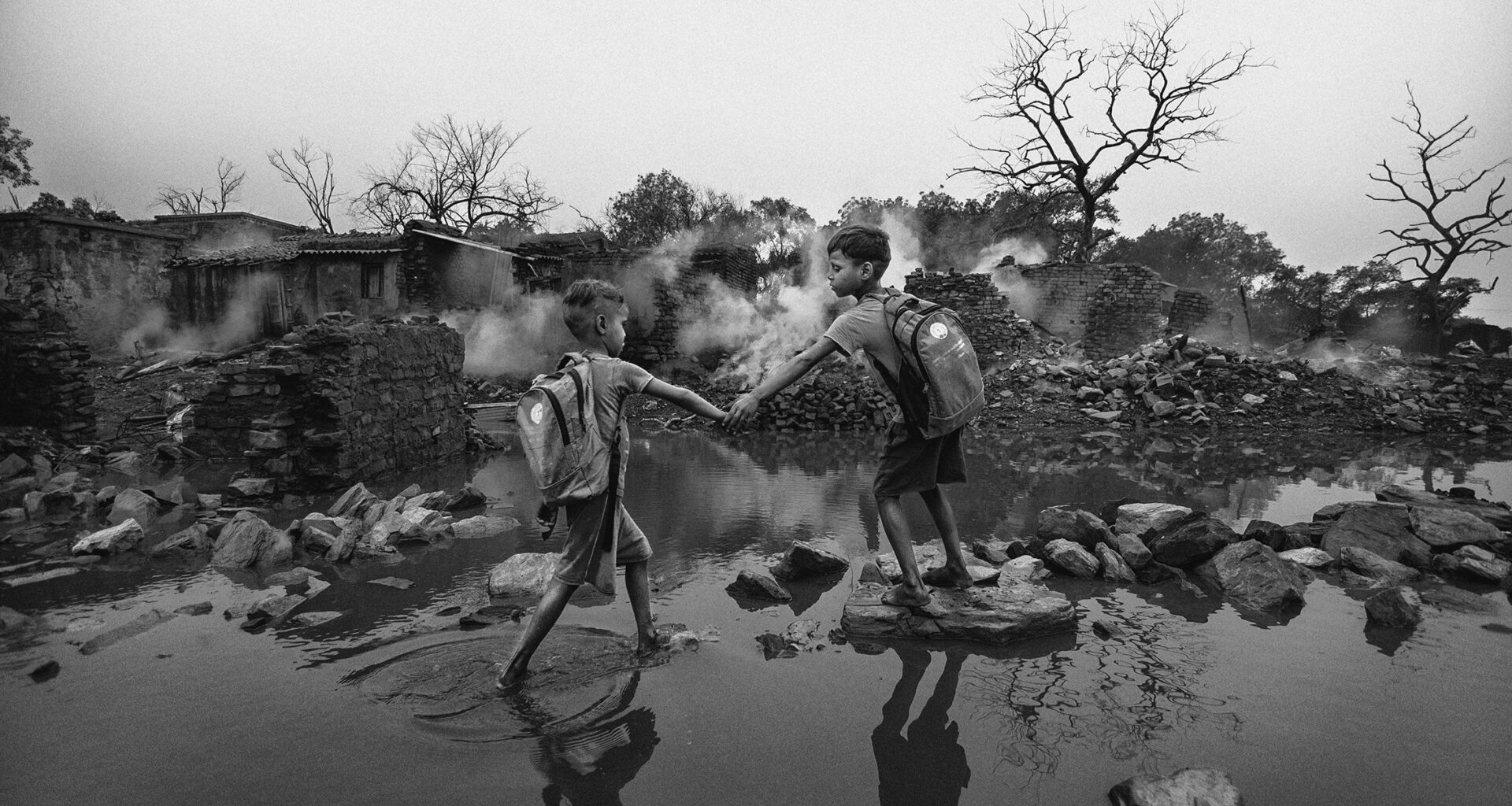 A quiet image that speaks volumes – this heart-warming photo just received an Honorable Mention in contest celebrating kindness