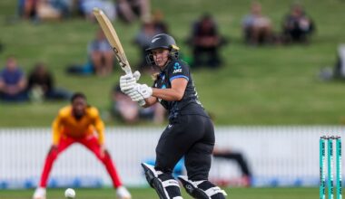 White Ferns crush Zimbabwe to claim series win after massive opening partnership