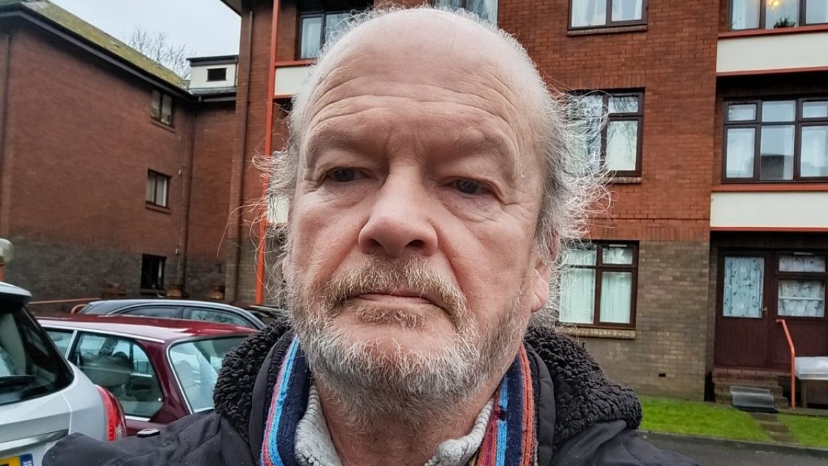 I'm stuck in a retirement flat with a £4,000 service charge