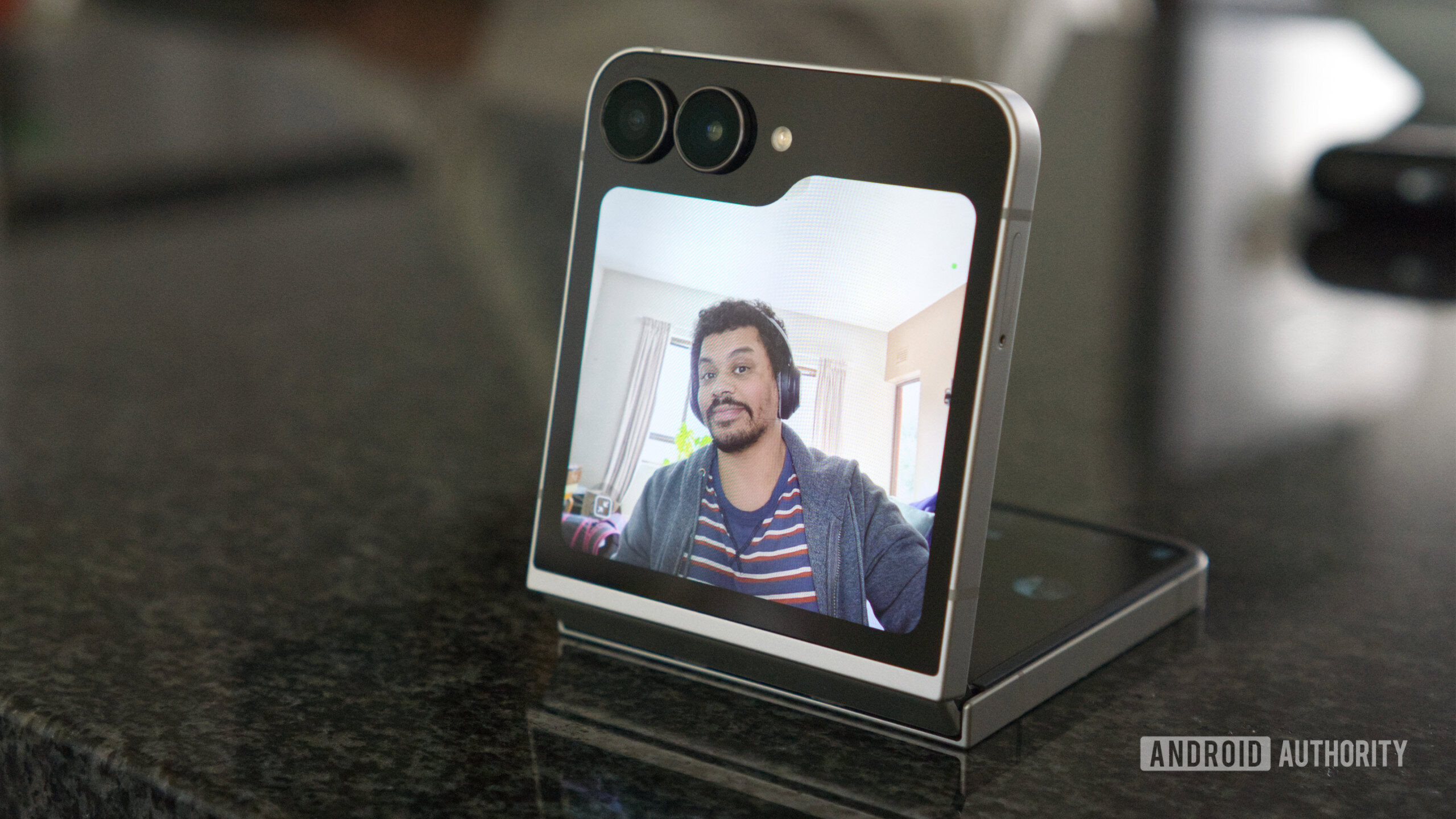 Samsung Galaxy Z Flip 7 FE cover screen camera preview