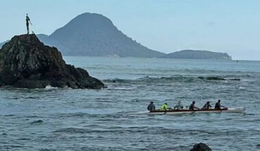 Whakatāne paddlers swamped by boat wakes prompt call for 5-knot rule enforcement