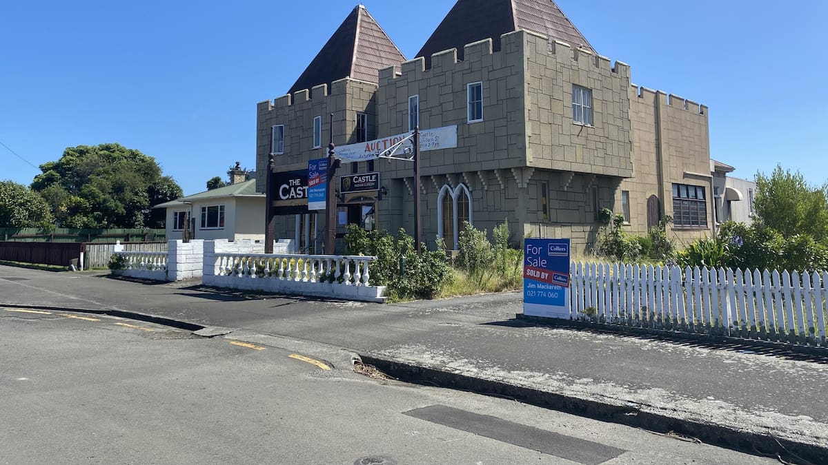 Turners Cars expands into Whanganui with new branch at former Castle property