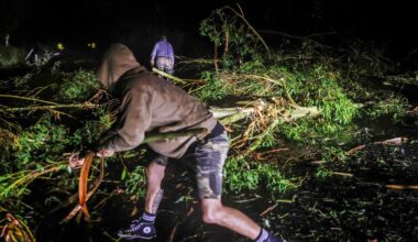 Weather: Local farmers clear mudslide which trapped 20 vehicles
