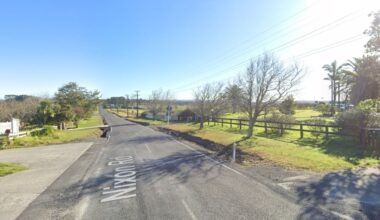 Man dies next to motorbike at rural Auckland shared driveway, police probe death - NZ Herald
