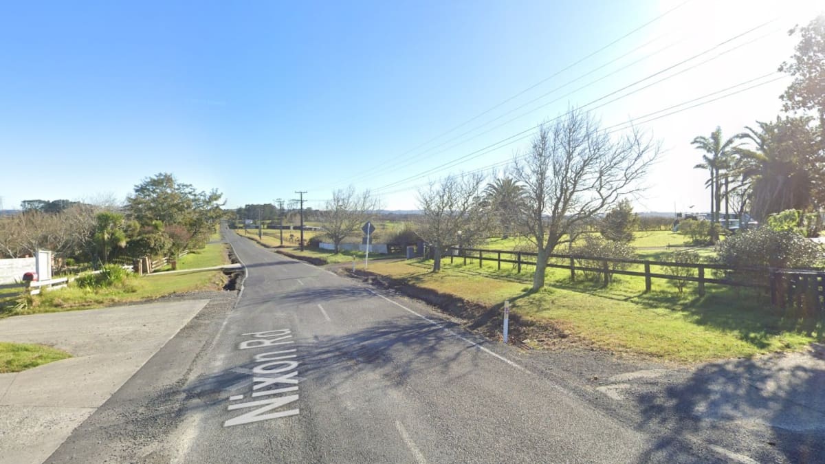 Man dies next to motorbike at rural Auckland shared driveway, police probe death - NZ Herald