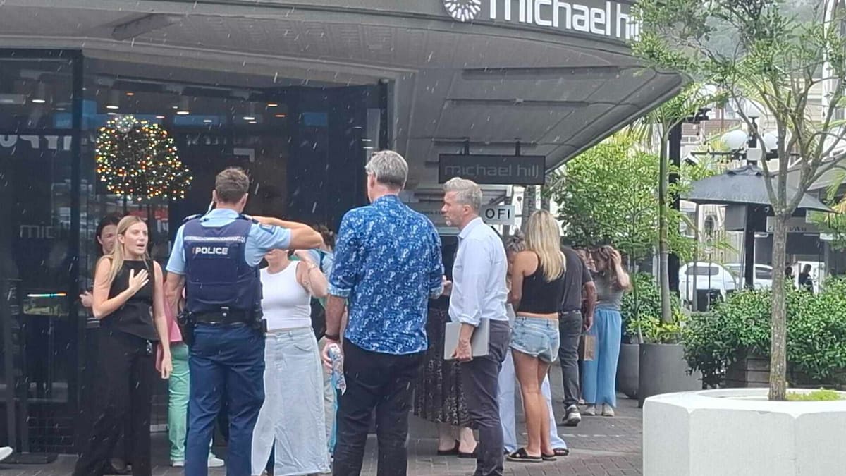 Robbery attempt at jewellery store on Napier’s main street