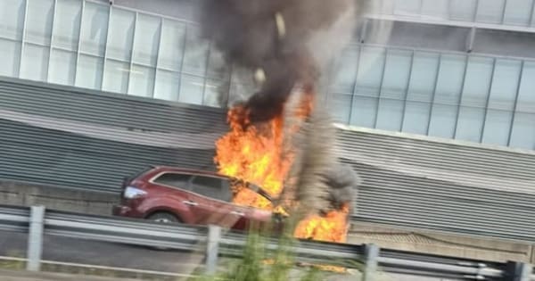 Major Auckland motorway off-ramp closed after car blaze