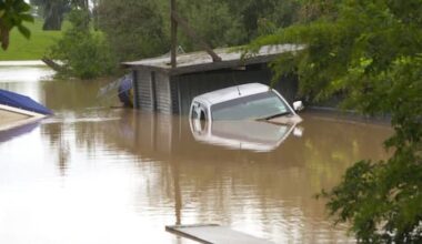Live: Ōtorohanga declares state of emergency, man found dead in floodwaters - 1News