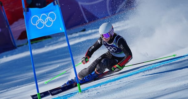 Robinson misses medals, snowboarders top qualifying