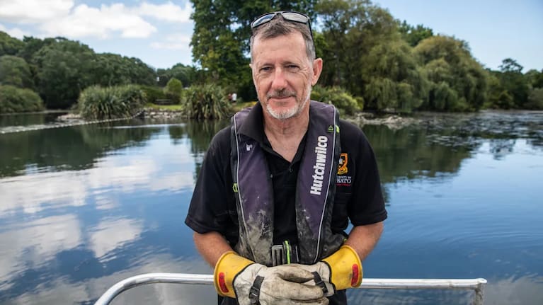 Associate Professor in Biodiversity and Ecology at the University of Waikato's School of Science Nicolas Ling.