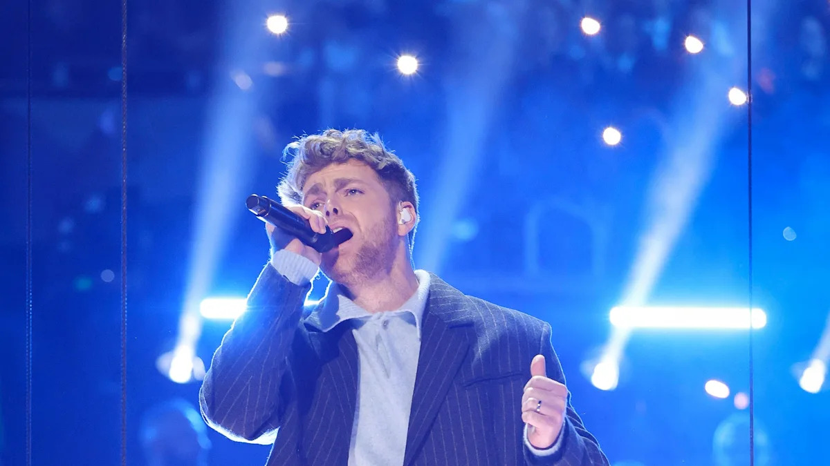 Fans Praise Alex Warren’s “Phenomenal” Grammys Performance After Sound Snafu