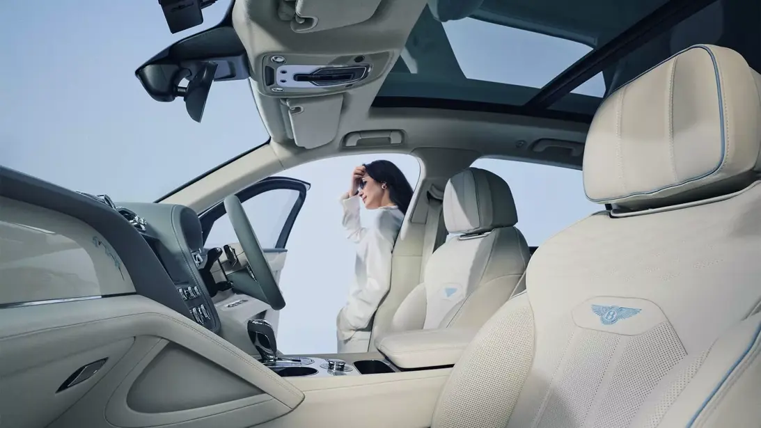 Bentley Bentayga Mulliner Something Blue