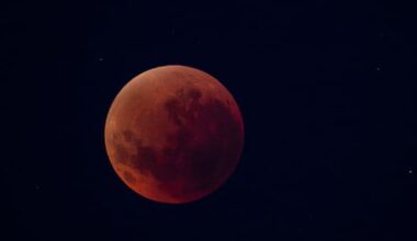 An astronomer's guide to the 'special' blood moon on Tuesday