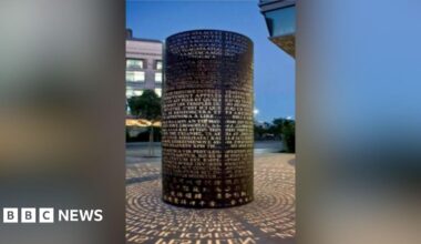 Illuminated Market Harborough park friendship sculpture approved