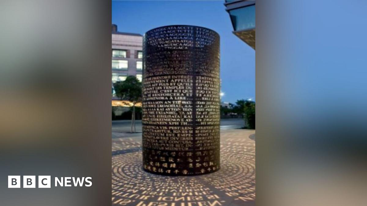 Illuminated Market Harborough park friendship sculpture approved