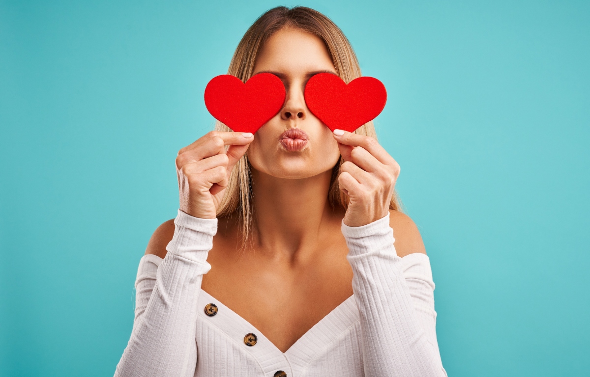 Cupid Brought Carmen Electra & Denise Richards Together For Content Collab