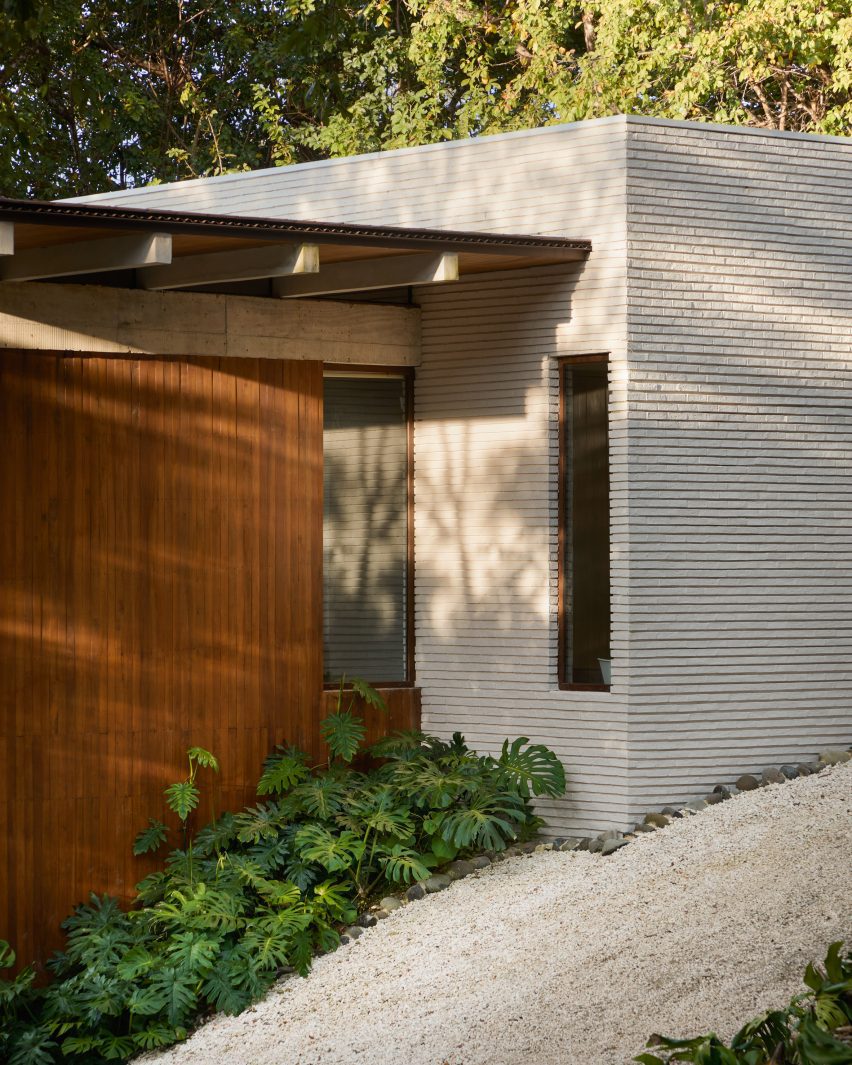 Exterior of Casa Tres Pochotes by FAMM Arquitectura
