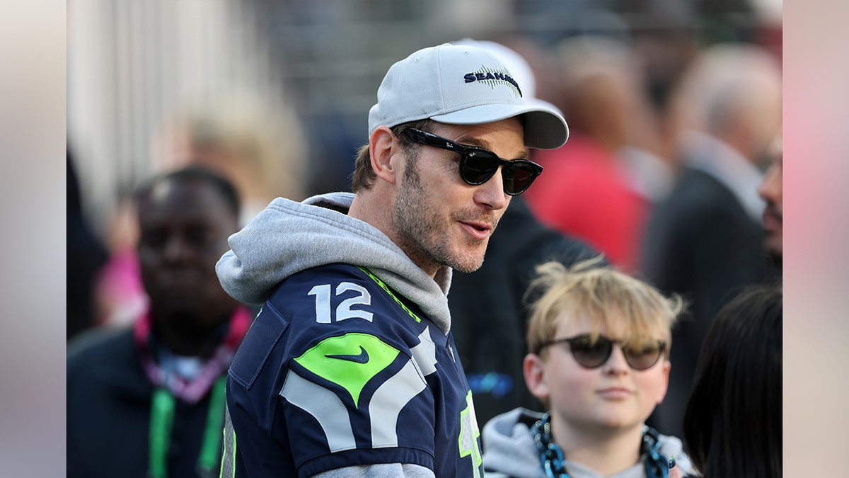 Chris Pratt with his son.