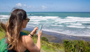 One NZ adds satellite data & WhatsApp calling service