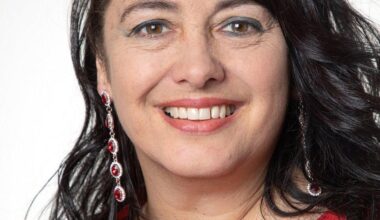 'Ready to roll up my sleeves': Carmen Houlahan announces by-election bid