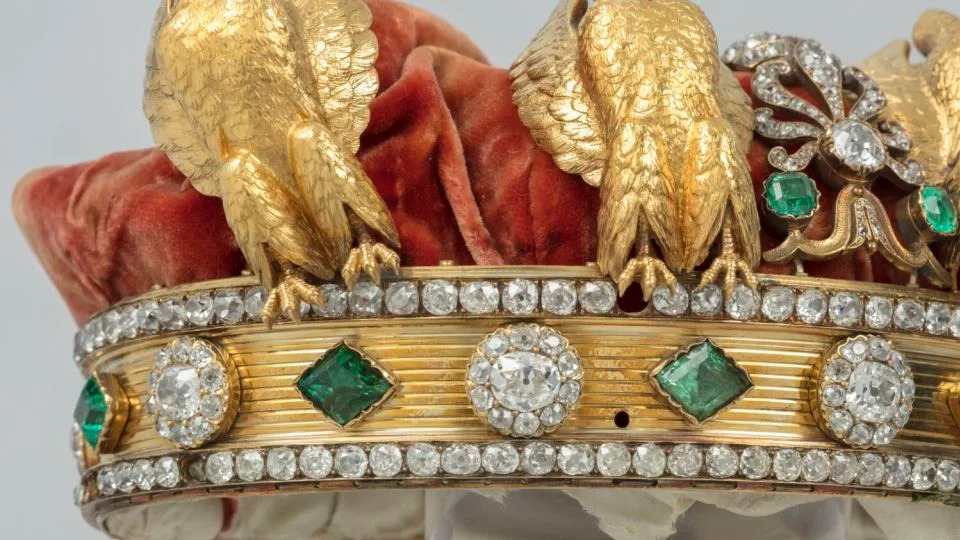 Of the crown's 1,354 diamonds, ten are missing. - Thomas Clot/Musée du Louvre