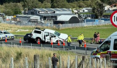Two injured after triple-vehicle crash on SH2 near Upper Hutt