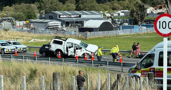 Two injured after triple-vehicle crash on SH2 near Upper Hutt