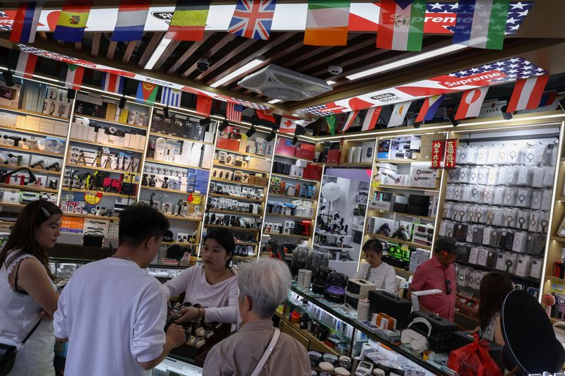 Smartphone market set for biggest-ever decline in 2026 on memory price surge, IDC says