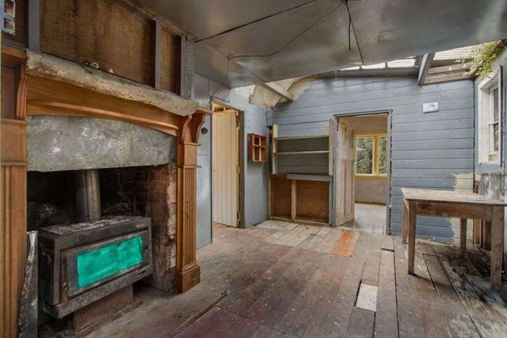 A run-down 1900s cottage on Waitawheta Road, in Waikino, was snapped up by someone who plans to bring it back to life. Photo / Supplied