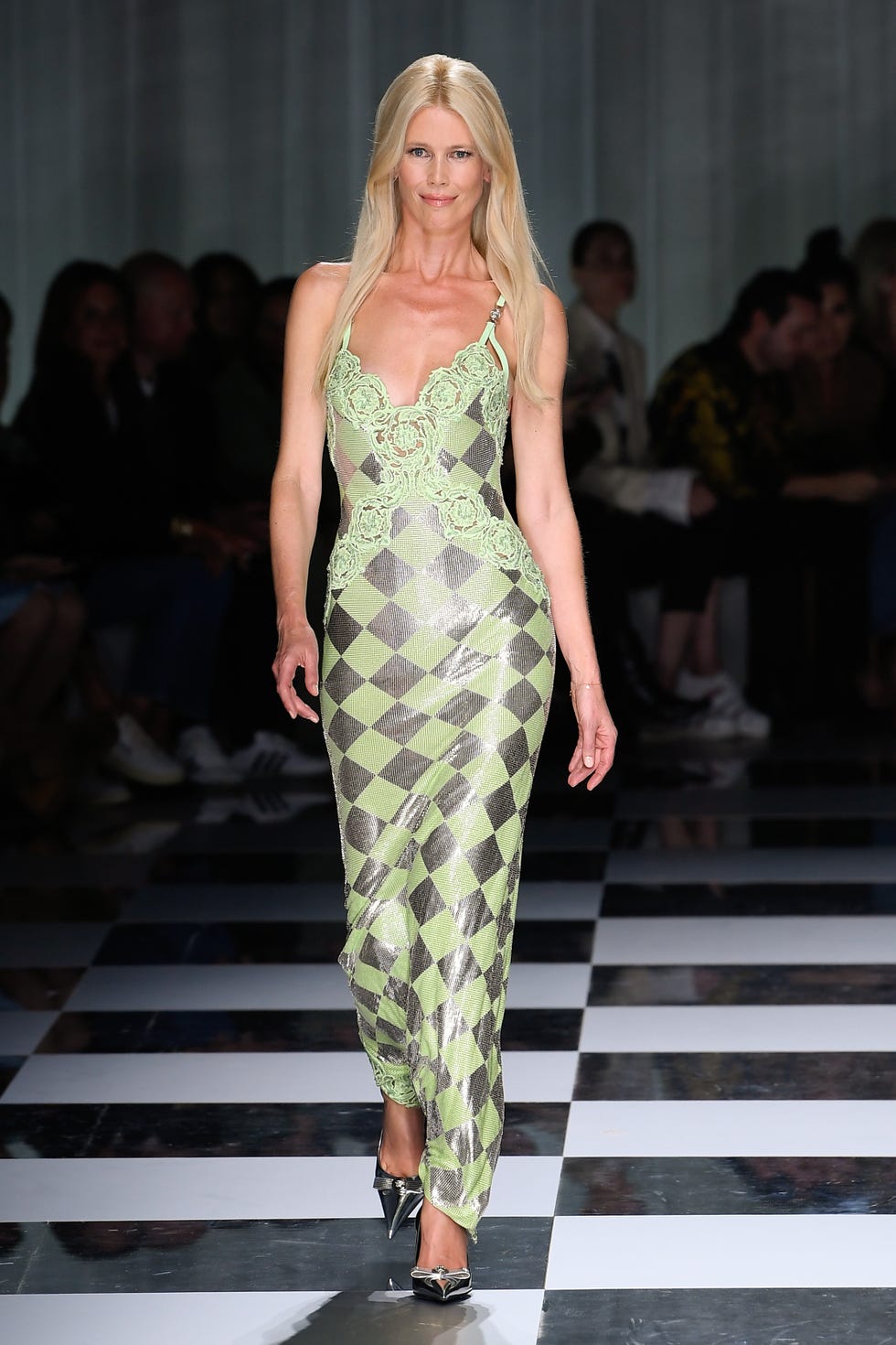 claudia schiffer on the runway at the versace spring 2024 ready to wear fashion show on september 22, 2023 in milan, italy. (photo by giovanni giannoni/wwd via getty images)