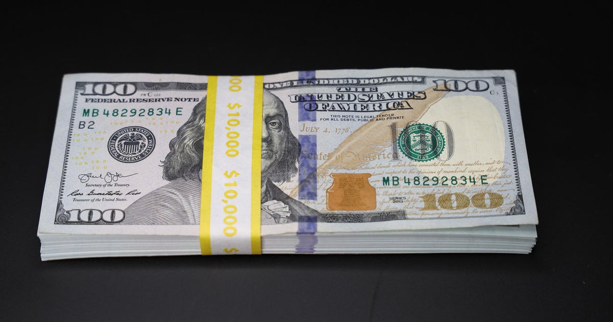 How much interest can $10,000 earn in 2026? 4 options to know now