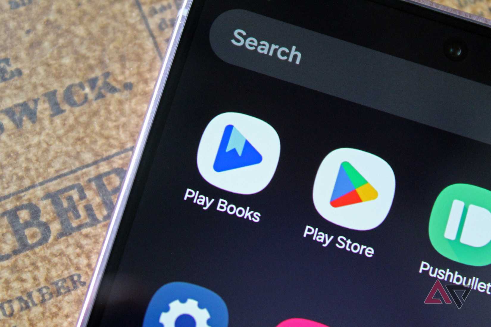 Photo of the Google Play Books icon in a phone's app drawer