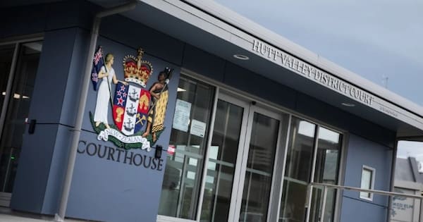 Patient who stabbed stranger during escorted leave had history of violence