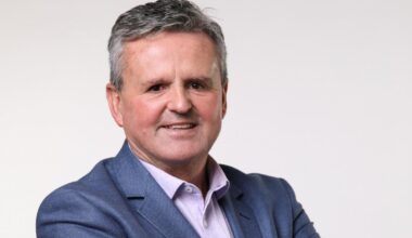 Watch: Tense 12 seconds as Invercargill councillor refuses to apologise