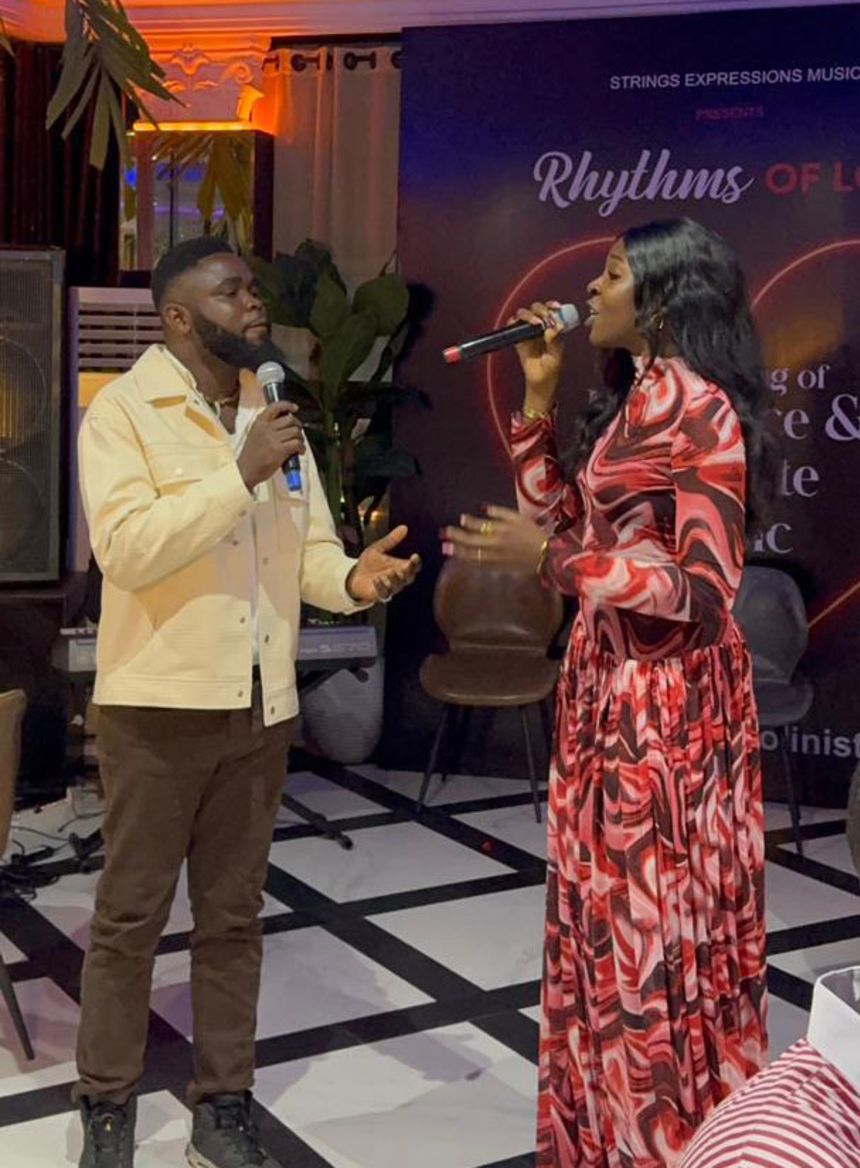 Ifunanya Nwangene sings with Paschal Nworgu at a concert in Abuja on November 9, 2025.