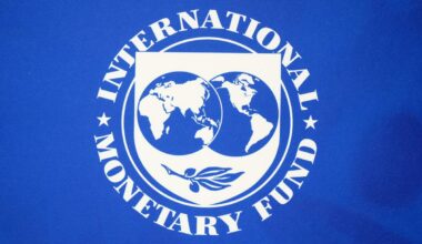 IMF urges Japan to avoid lowering consumption tax