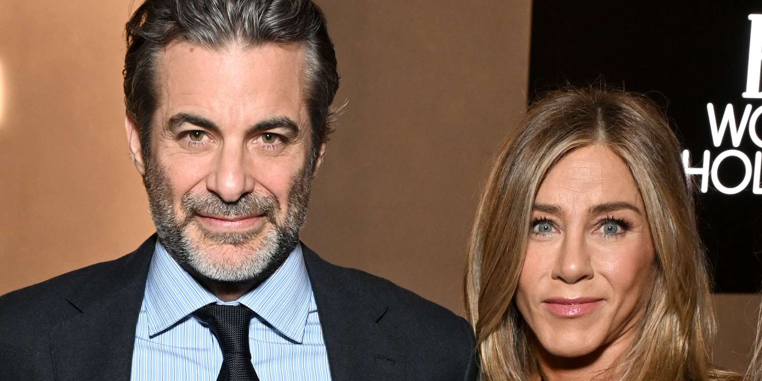 Jennifer Aniston Shares Peek Inside Valentine's Day With Jim Curtis