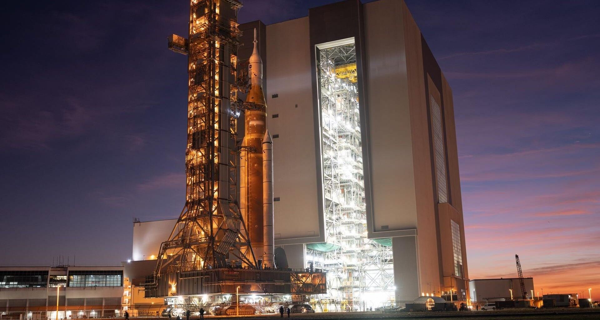 Artemis 2 moon rocket rolls back to the shop photo of the day Feb. 27, 2026