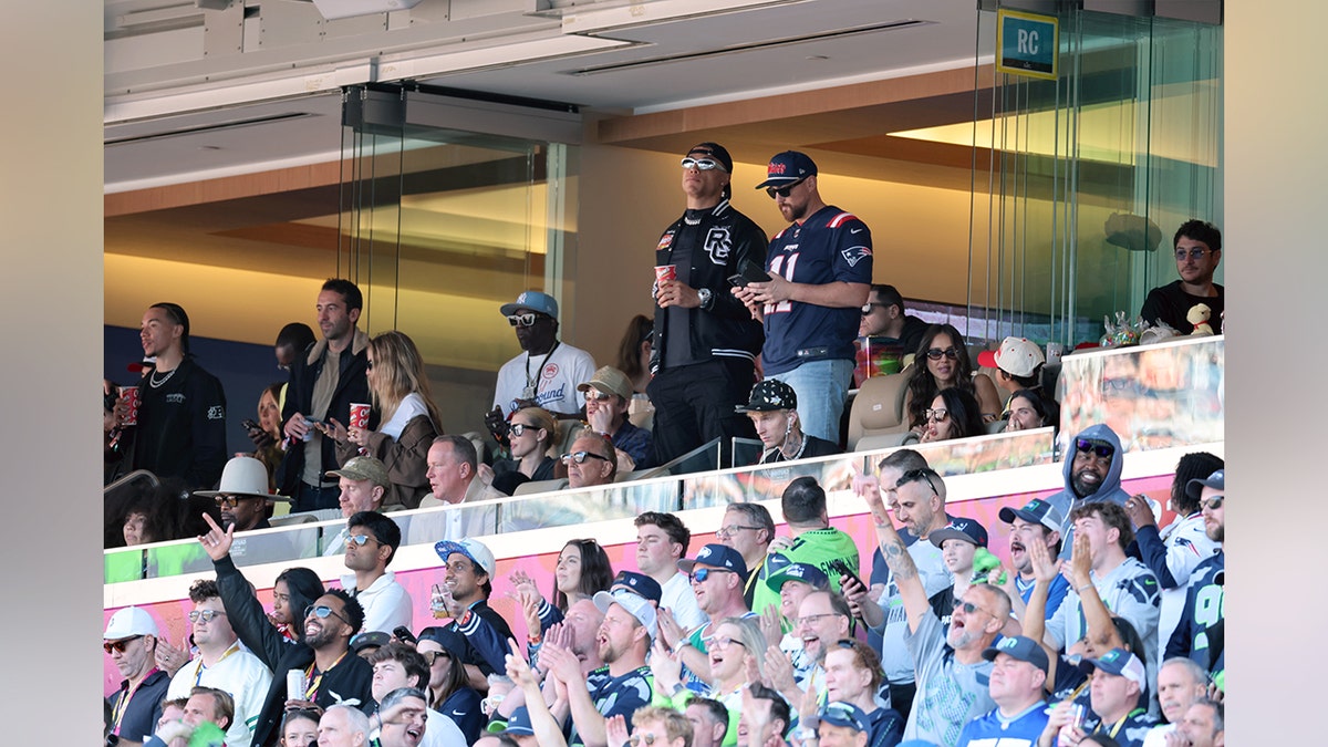 Nicky Gathrite, Jamie Foxx, Mike McGuiness, Kevin Costner, Chase DeMoor, mgk, Jessica Alba and Austin Rosen