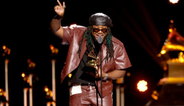 Leon Thomas accepts Best R&B Album for "MUTT" at 68th Grammy Awards. (Photo Credit: Matt Winkelmeyer / Getty for The Recording Academy)