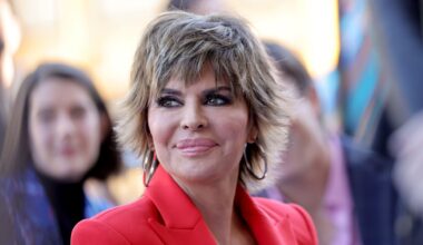 Lisa Rinna smiling