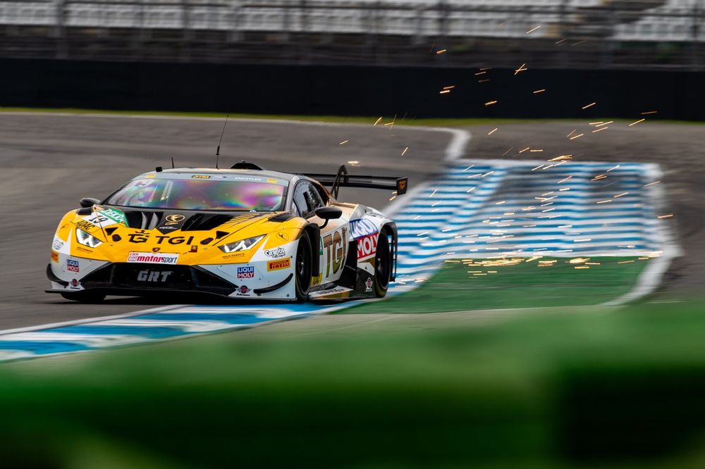 The small airbox of the Lamborghini Huracan was a disadvantage in close combat.