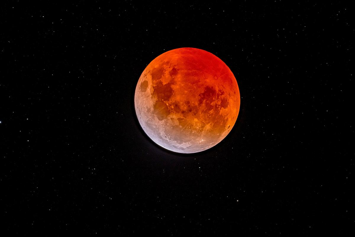 Lunar eclipse perfectly placed | Otago Daily Times Online News