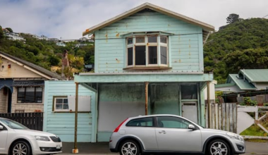 Dilapidated Wellington house a danger to passersby – residents