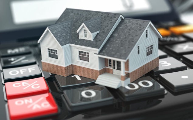 Major bank hikes longer term mortgage rates, lowers six-month rate