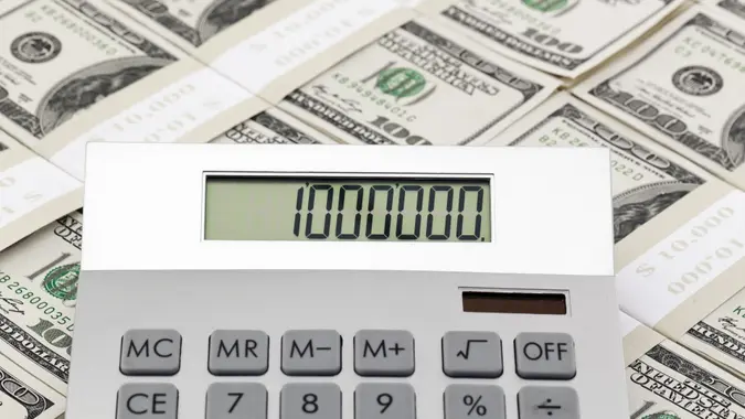 Calculator on american dollars.