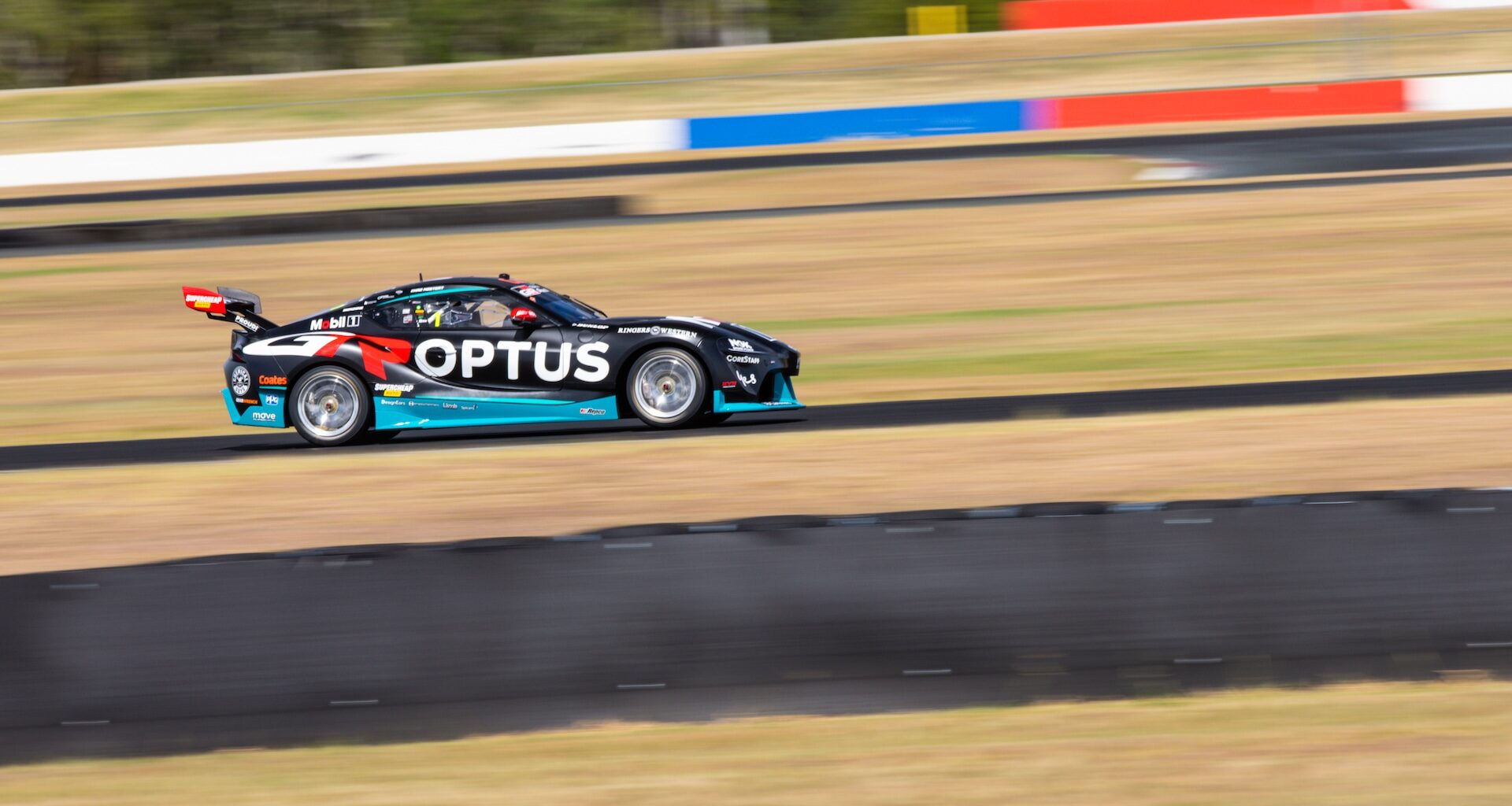 Ominous signs by Feeney Ford, Mostert Toyota after crucial day - Repco Supercars Championship
