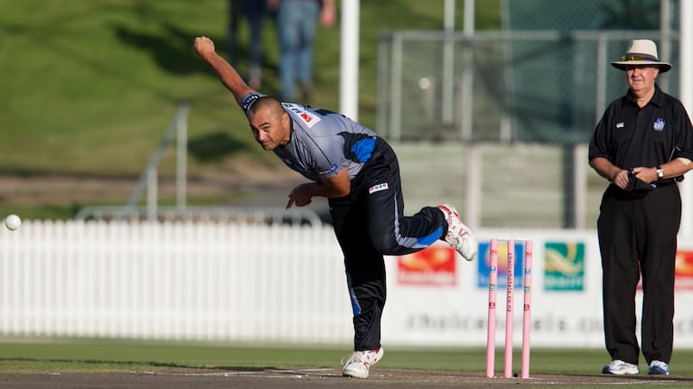 Murphy Su'a bowls in 2011 Titans match up.